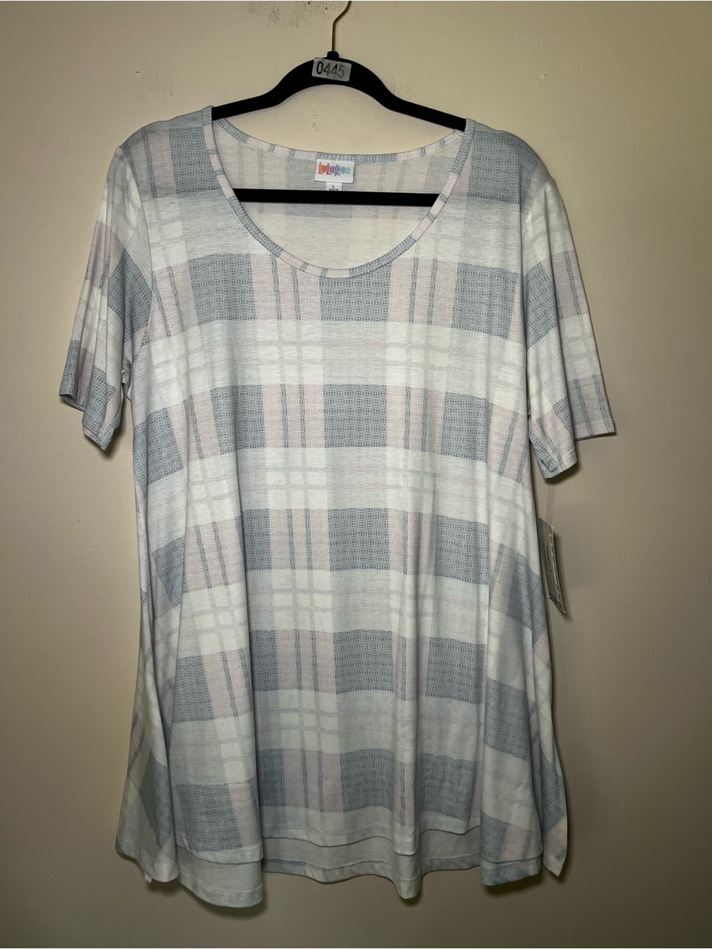 LuLaRoe Short Sleeve Plaid Tee in White, Gray, Light Pink